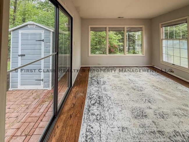 Building Photo - 500 Ashworth Rd