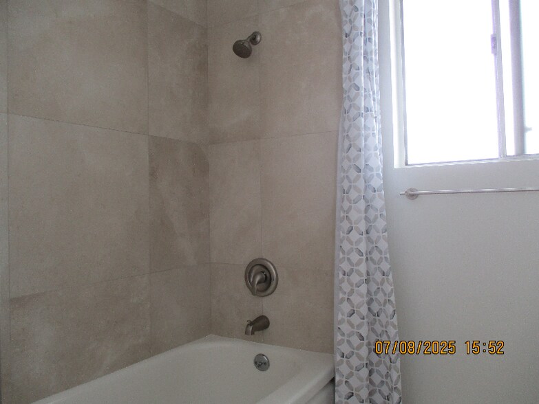 Building Photo - 407 Arenoso Ln