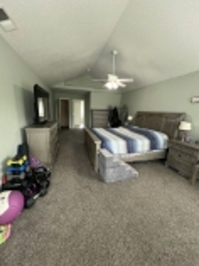 Building Photo - Luxurious 4-Bedroom Home in Keizer – Spacious, Elegant & Perfect for Entertaining