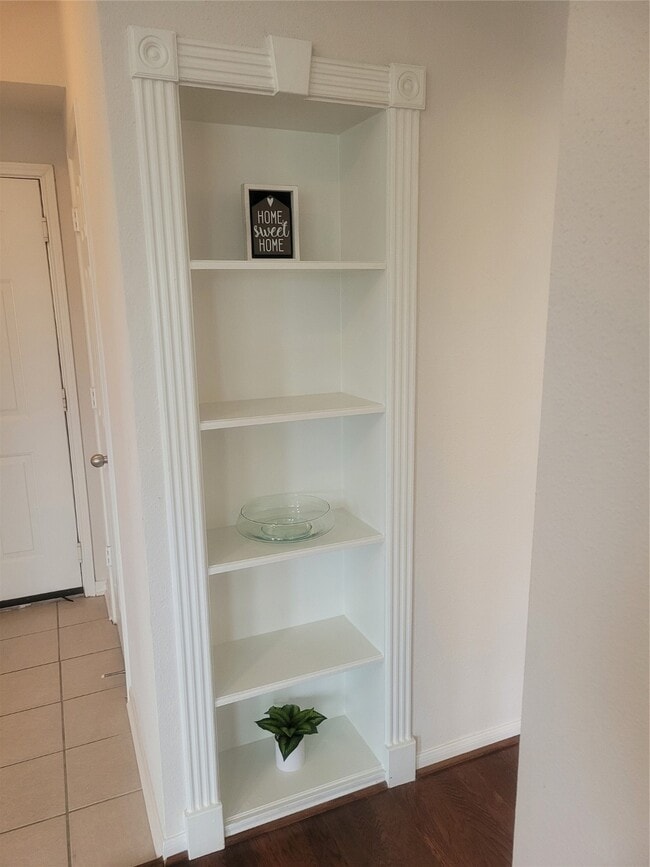 Building Photo - 1330 Old Spanish Trl