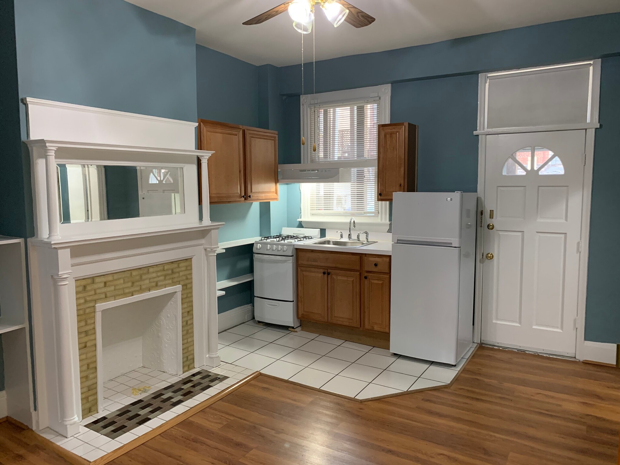 Kitchen Area - 1827 Swann St NW