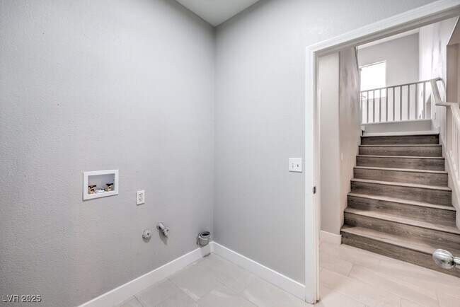 Building Photo - 2919 Cafe Racer Ct