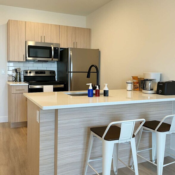 Building Photo - 2400 E Huntingdon St