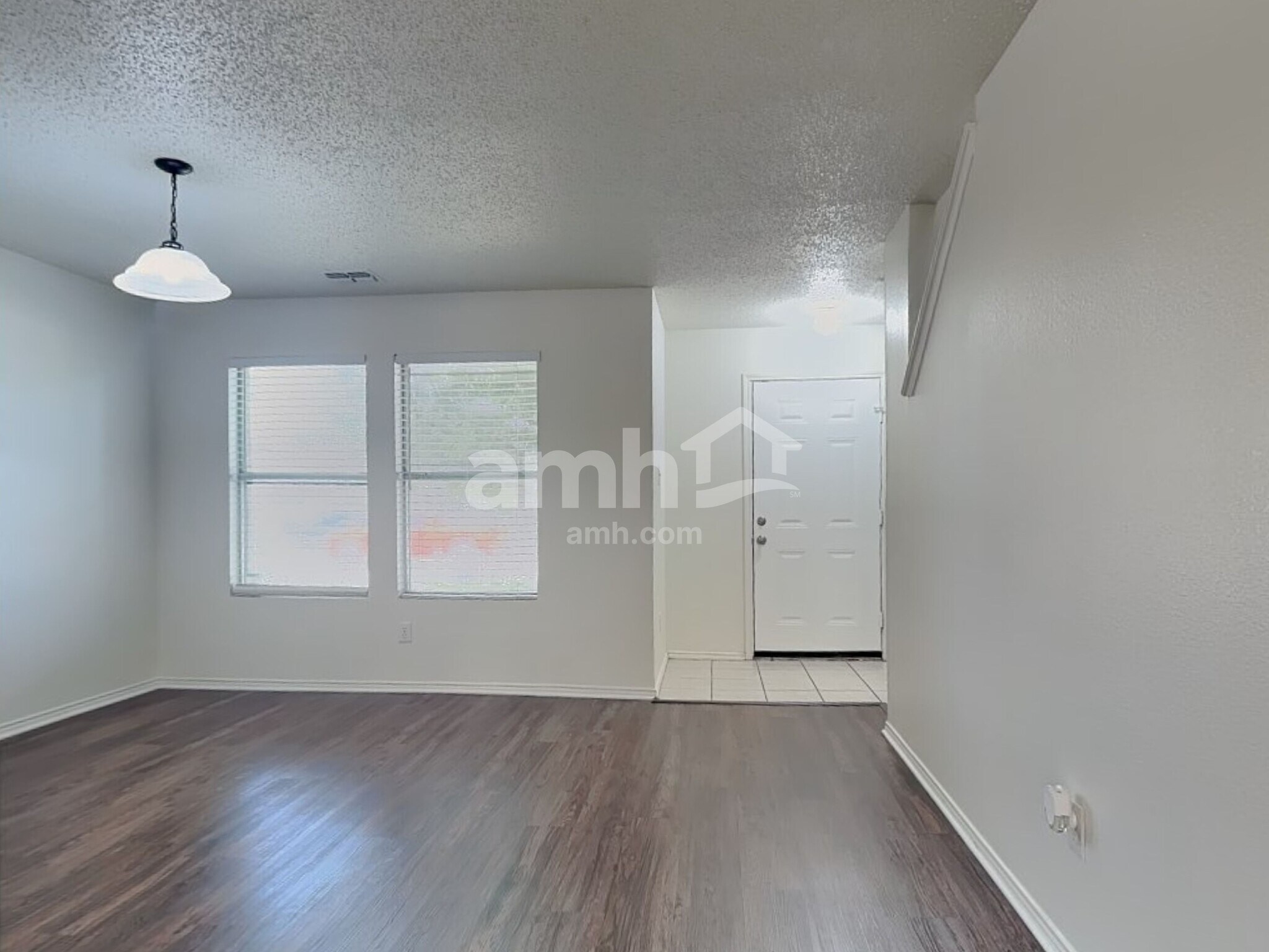 Building Photo - 4301 Meadowknoll Dr