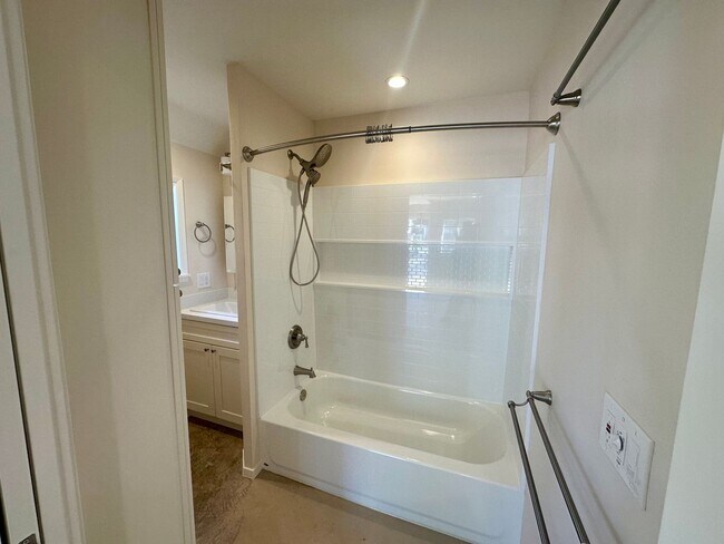 Building Photo - 112