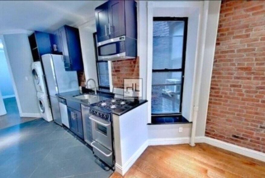 Primary Photo - AFFORDABLE, SPACIOUS + SUNNY STUDIO IN THE...