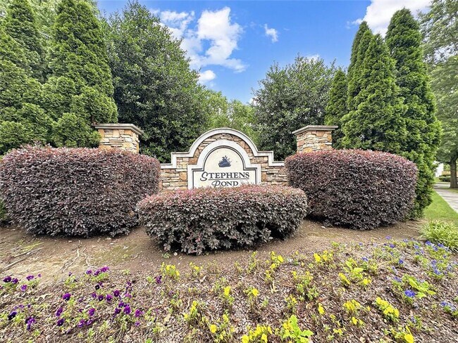 Building Photo - 1274 Stephens Pond View