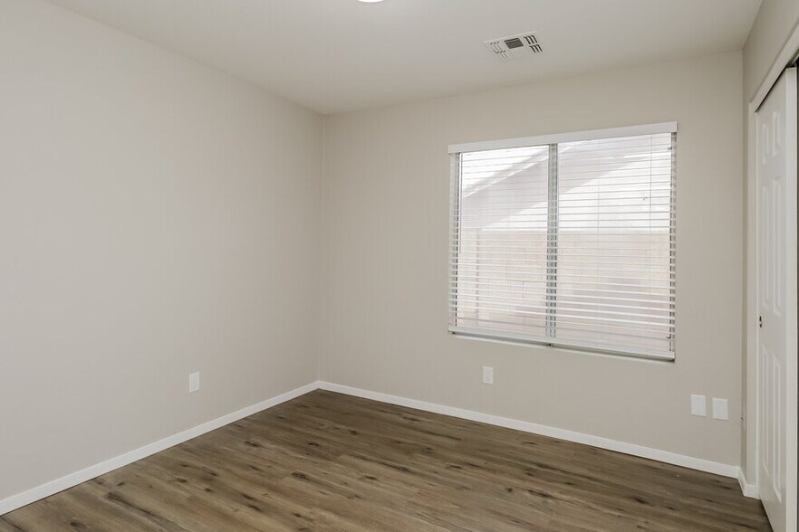 Building Photo - 6351 E Regina St