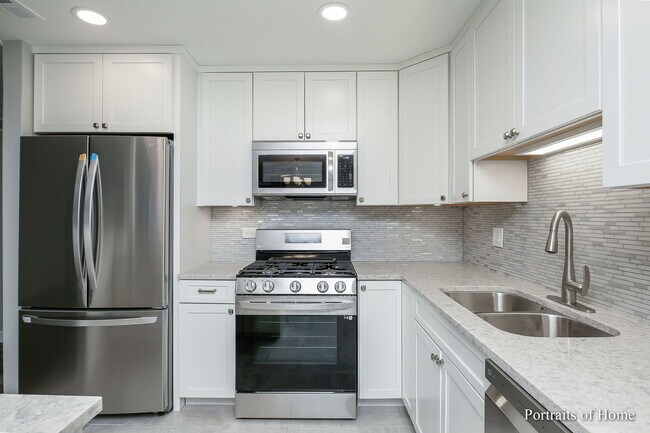 Building Photo - 1780 Gloucester Ct