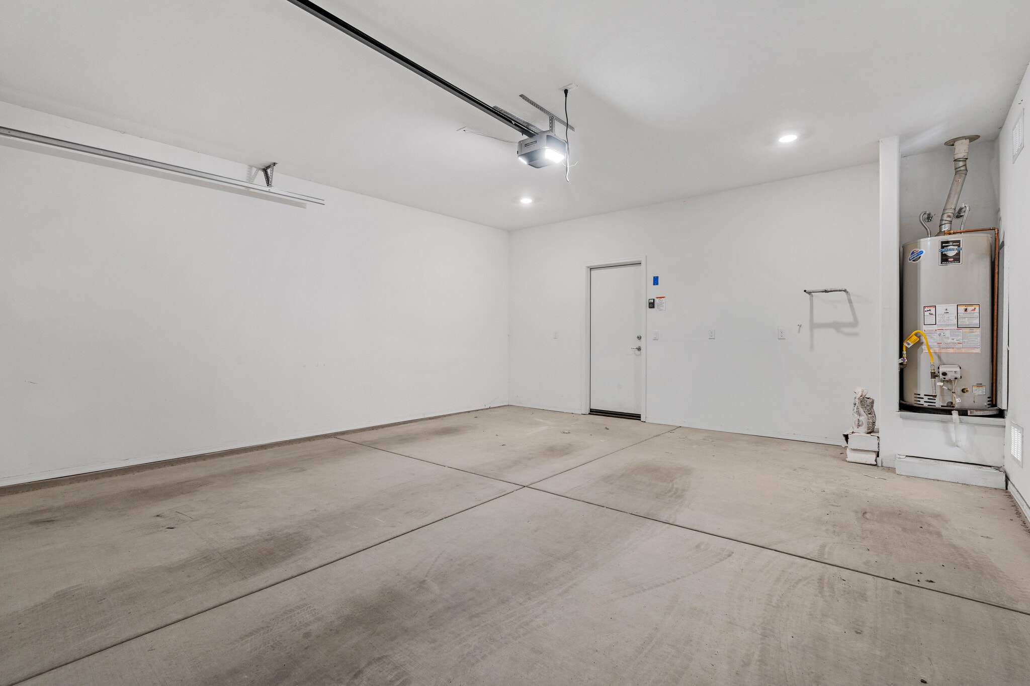 Building Photo - 12366 N Cervelli Ave