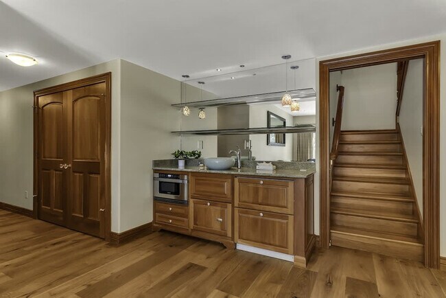 Building Photo - 1774 State Hwy UU