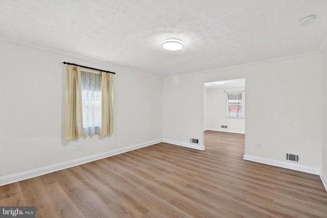 Building Photo - 1870 Yakona Rd