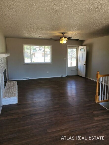 Building Photo - 10290 Benton St