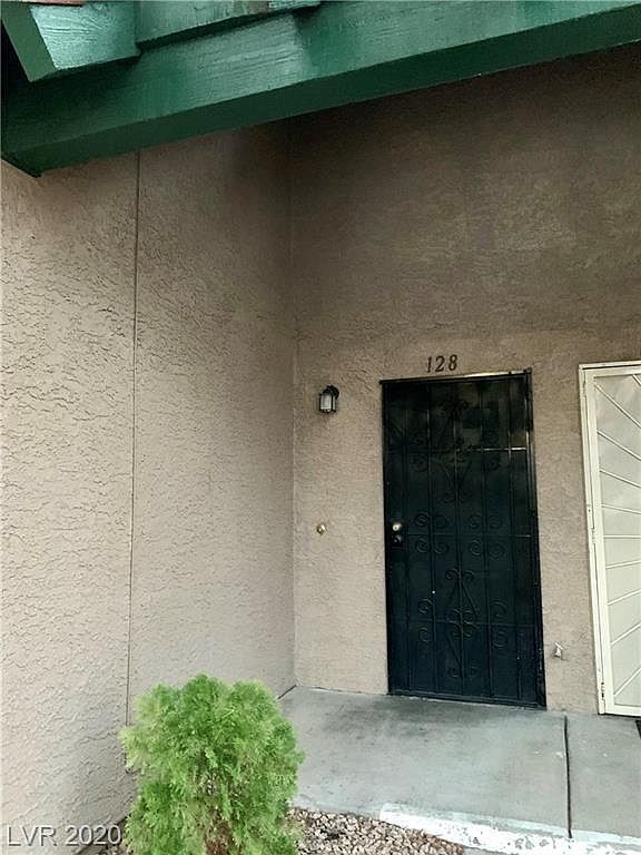 Building Photo - 6750 Del Rey Ave