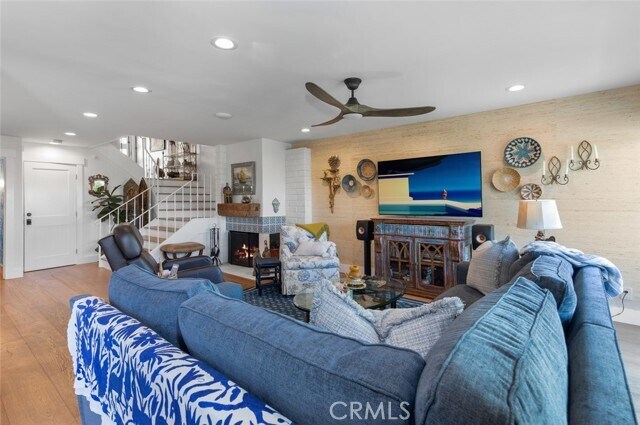 Building Photo - 2165 Vista Entrada Vis