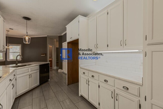Building Photo - 4 Bed/2.5 Bath Home in Jackson in Heatherton