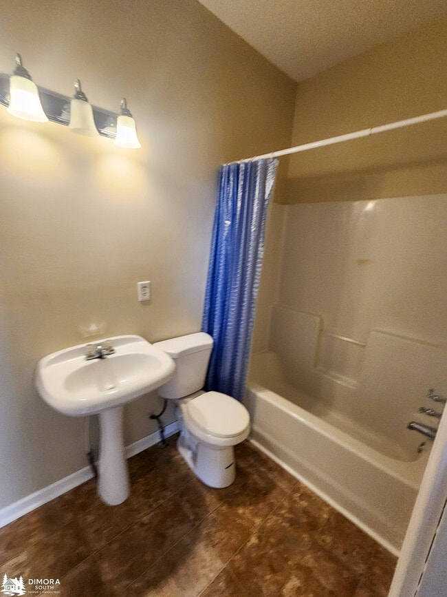 Building Photo - 501 S Presley St