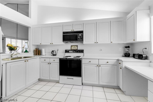 Building Photo - 13131 Castle Harbour Dr