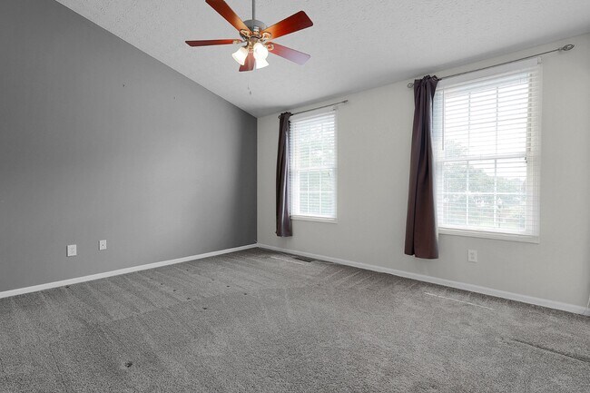 Building Photo - 299 Iris Trail Dr