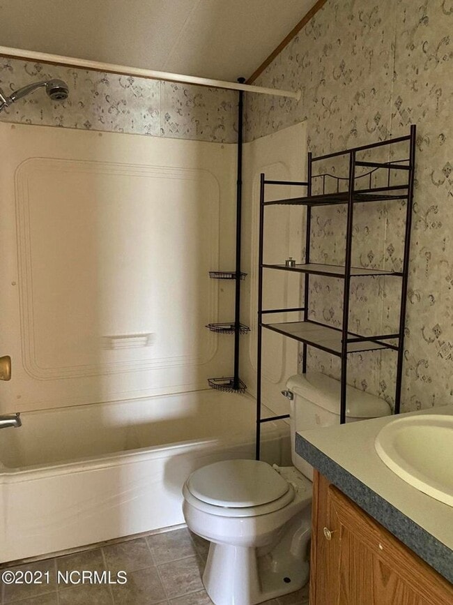 Building Photo - Welcome to Aberdeen Acres!