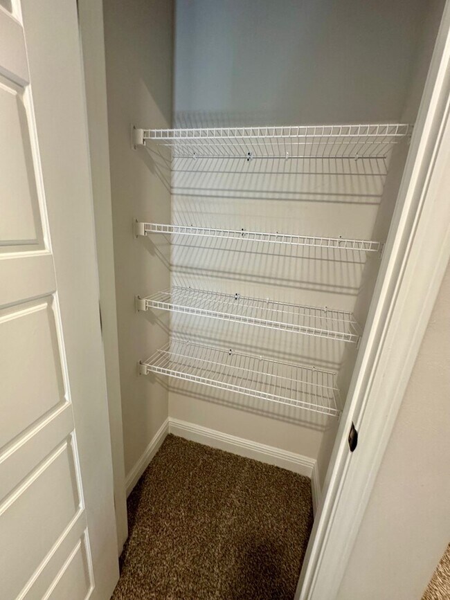 Building Photo - 272 The Prado