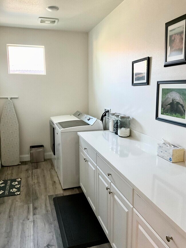 Building Photo - 82760 Chaplin Ct