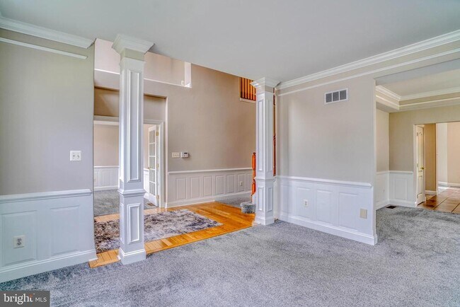 Building Photo - 9902 Player Dr