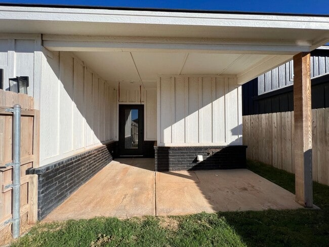 Building Photo - Easy Living with AMRR: Beautiful 4-Bedroom Home Near HEB