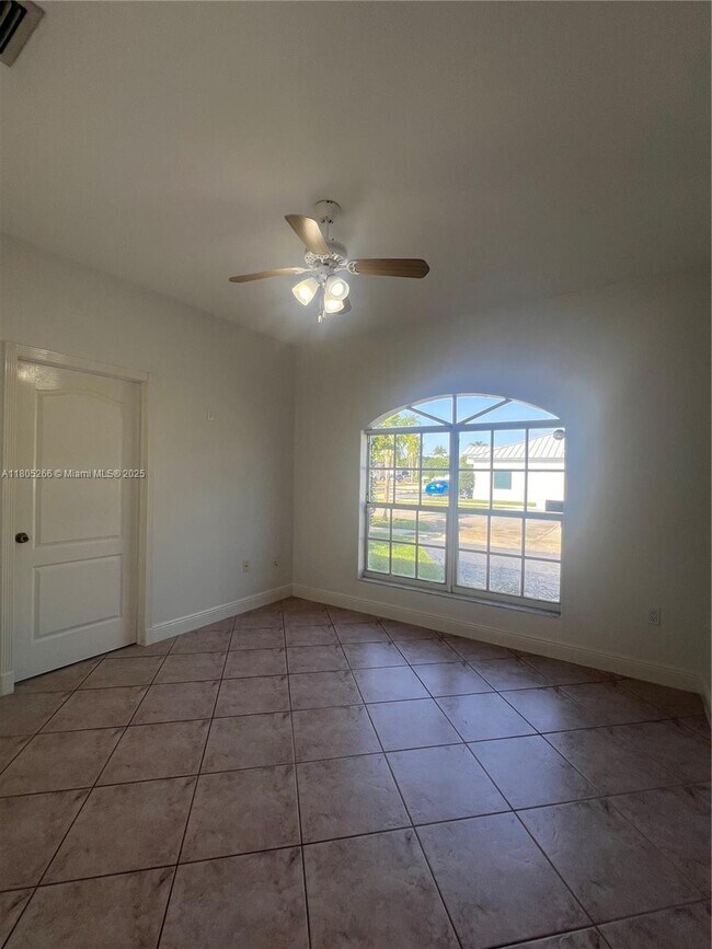 Building Photo - 2682 SW 139th Pl
