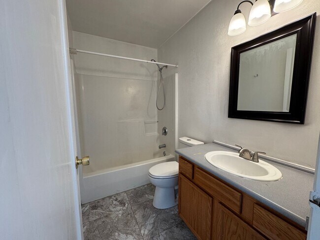 Building Photo - BH T 1335