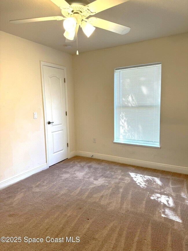 Building Photo - 4158 Rolling Hill Dr