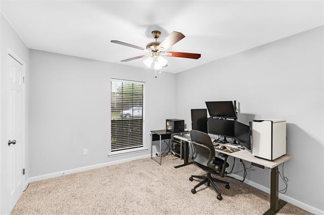 Building Photo - 2600 Summertree Dr