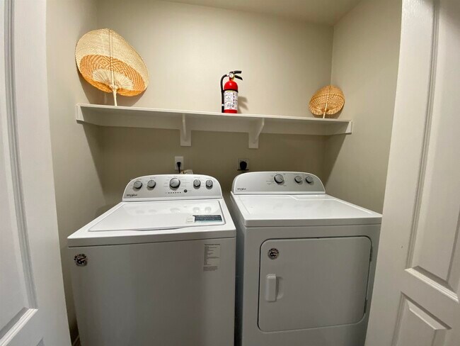 Building Photo - 5513 Montevista Dr