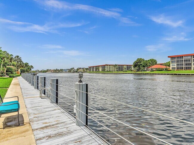 Building Photo - 1150 Hillsboro Mile Apt #1150, Hillsboro B...