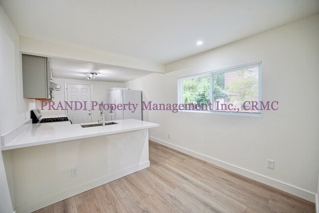 Building Photo - 226 D St