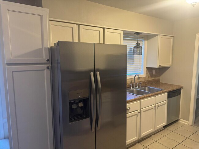 Building Photo - 7145 Claiborne Dr