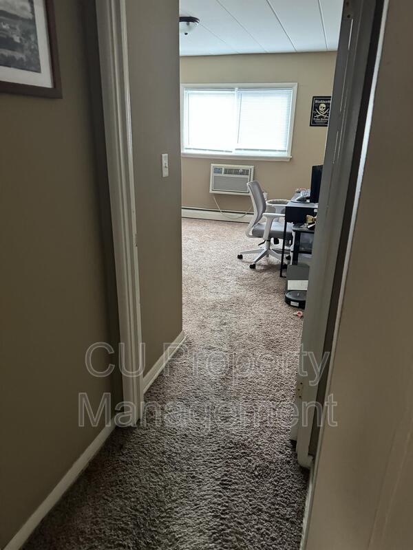 Building Photo - 713 W Church St