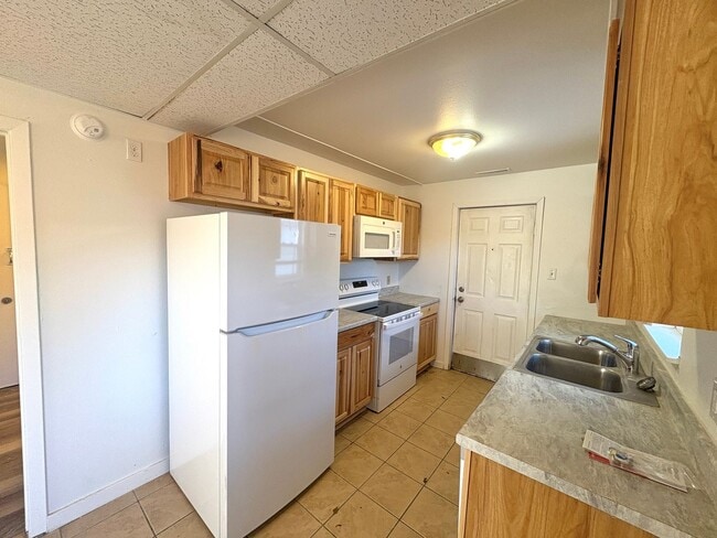 Building Photo - 205/207 Broadwater Ave