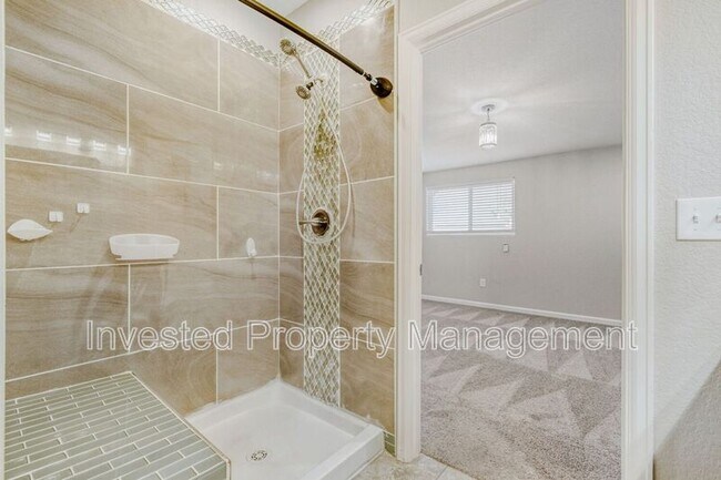 Building Photo - 6820 Niagara St