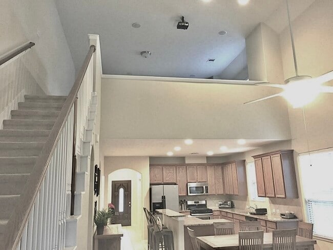 Building Photo - 6422 Addlestone Ridge Ln