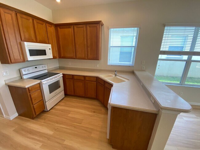 Building Photo - ANNUAL Lease – Unfurnished – Golf Course L...