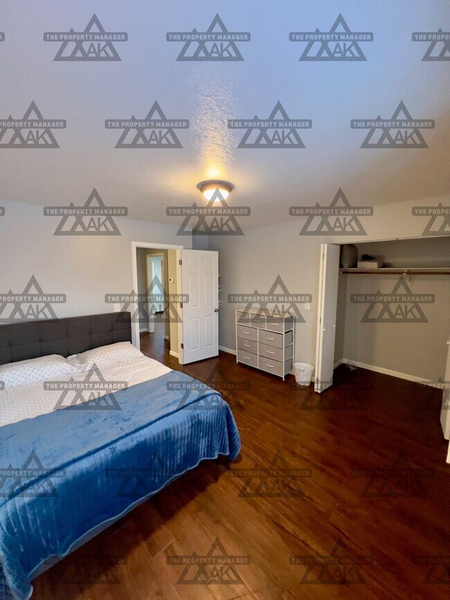 Building Photo - 28th Ave 1215-