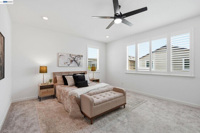 Building Photo - 1550 Plumas Dr