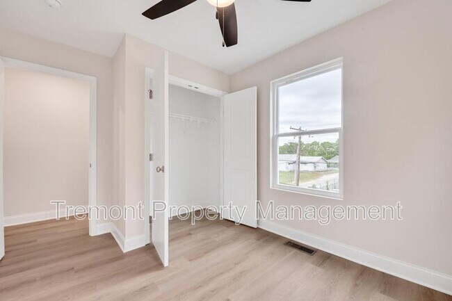 Building Photo - 2466 E 21st St