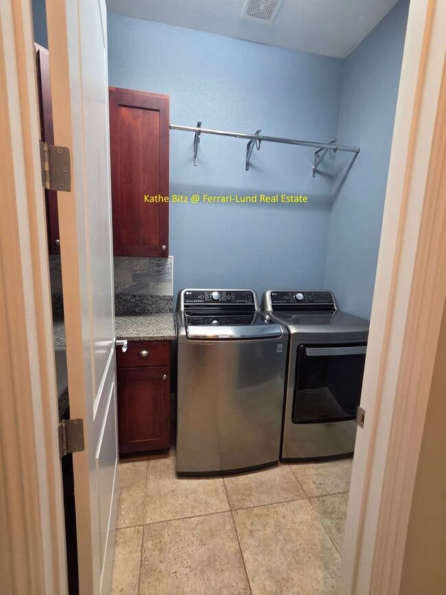 Building Photo - 5005 Landy Bank Ct