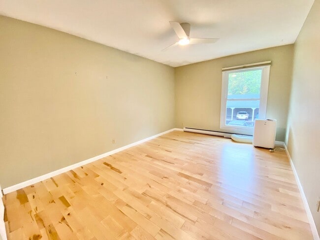 Building Photo - 180 Ledgewood Cir