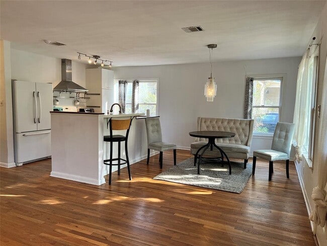 Building Photo - 4407 Lareina Dr