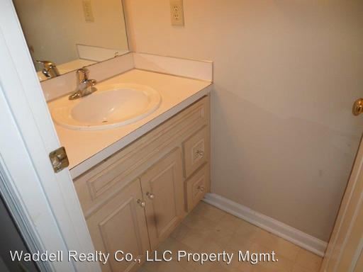 Building Photo - 6052 Bear Creek Ct
