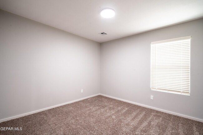 Building Photo - 720 Paseo Dulce Ave