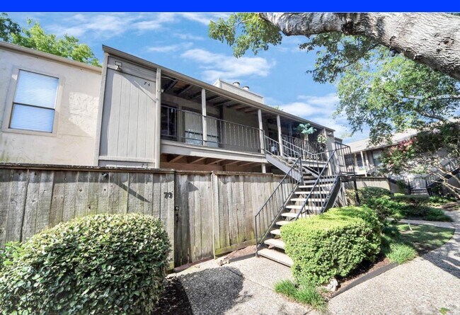 Building Photo - 5711 Sugar Hill Dr